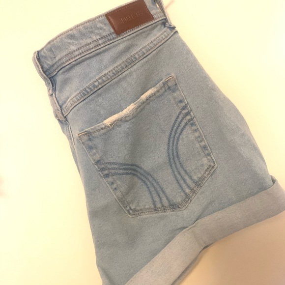 Hollister Distressed Denim Boyfriend Shorts - Picture 3 of 3